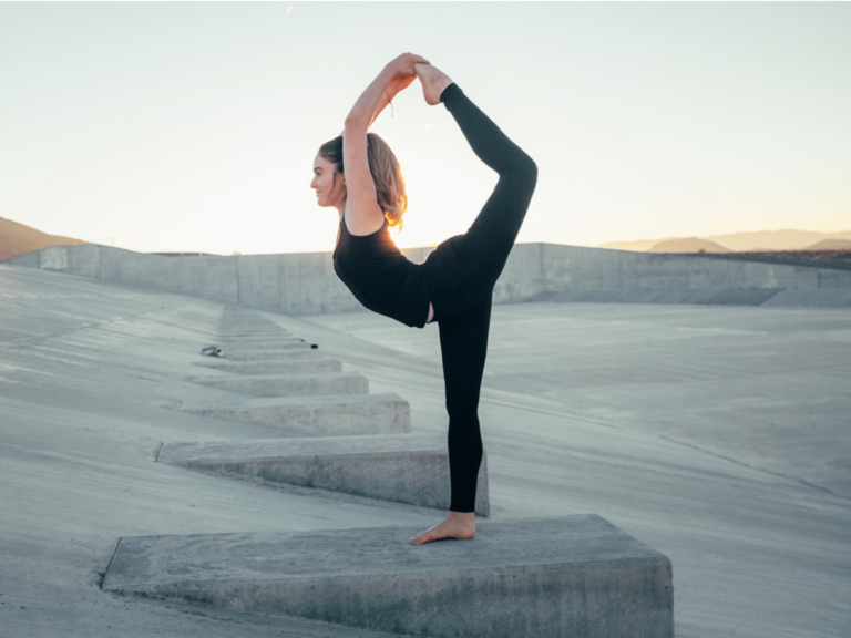 Oberschenkel effektiv dehnen Yoga